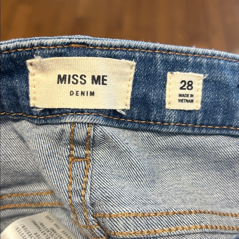 Miss Me Crop Flare Distressed Jeans with Flared Frayed Hems size 28 - Picture 3 of 5